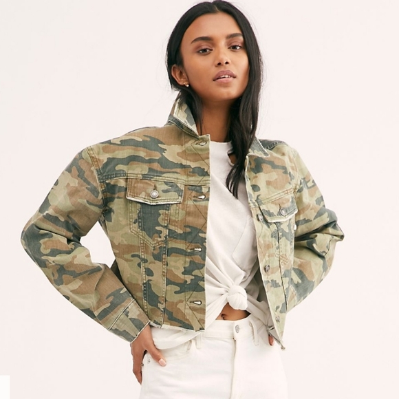 🆕️Free People  Camo cropped  jacket - Picture 2 of 4